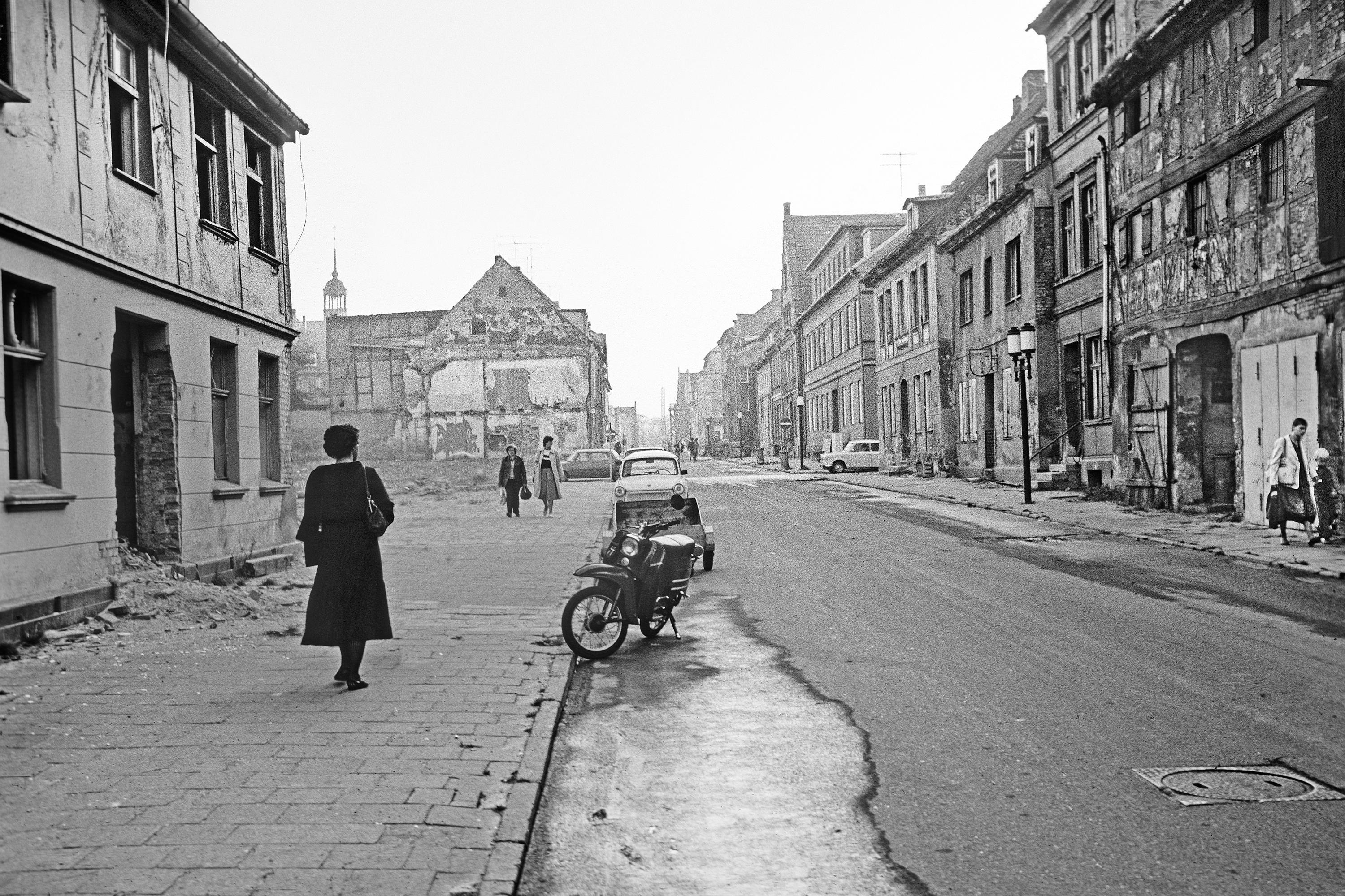 Stadtwende_Robert_Conrad_Greifswald_erste_Abrisse_in_der_Fischstrasse_1986.jpg